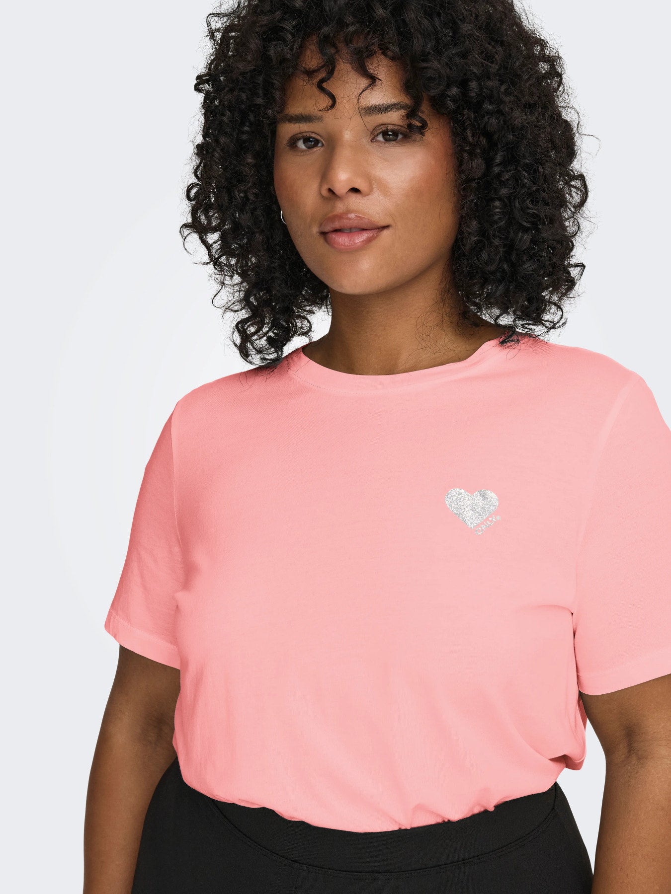 ONLY CARMAKOMA CARKITA S/S LOGO TOP JRS NOOS LYSERØD