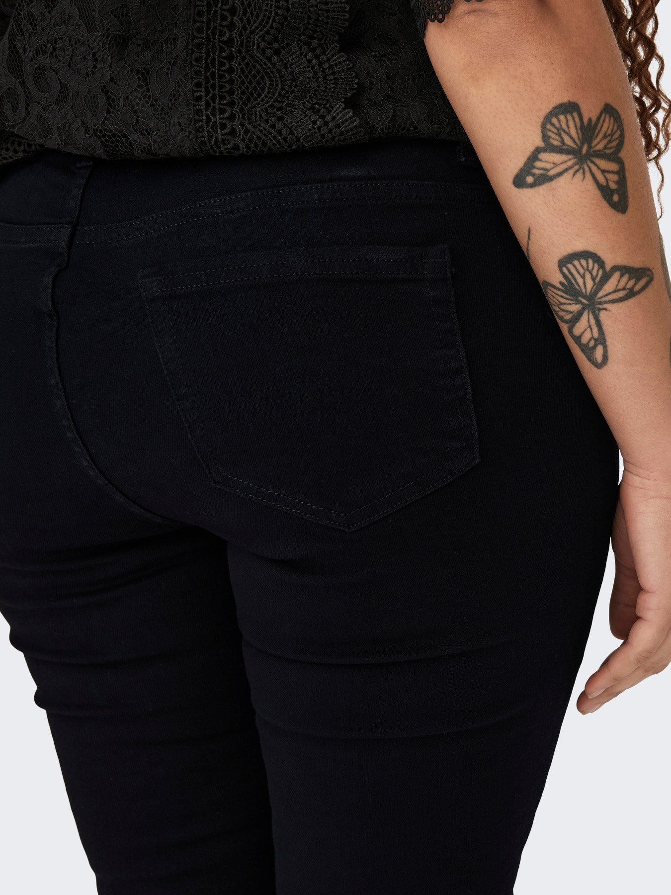 ONLY CARMAKOMA WILLY REG WAIST DNM CAPRI NOOS