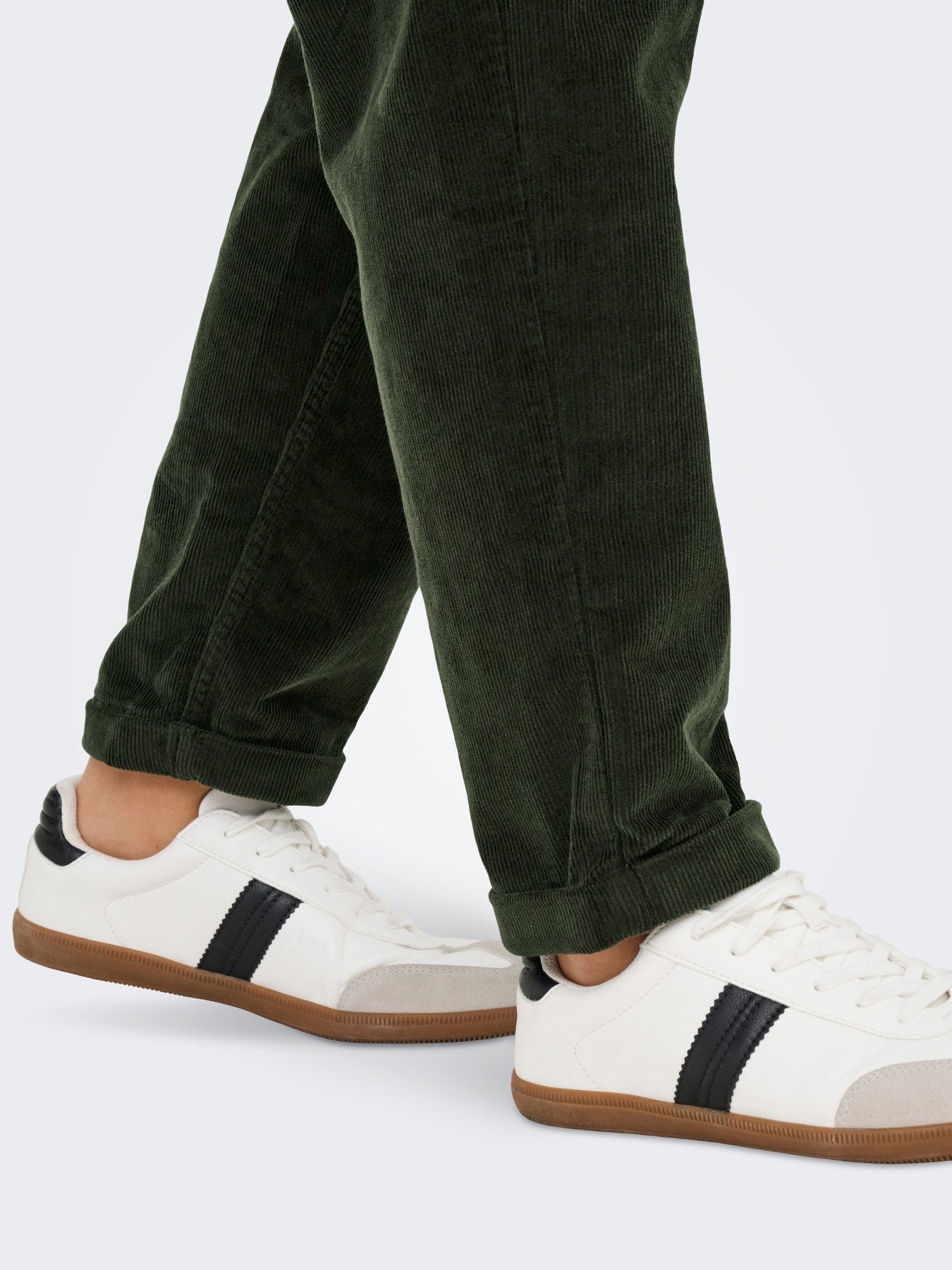ONLY FLORA MW ELA CORD CAROT PANT Rosin