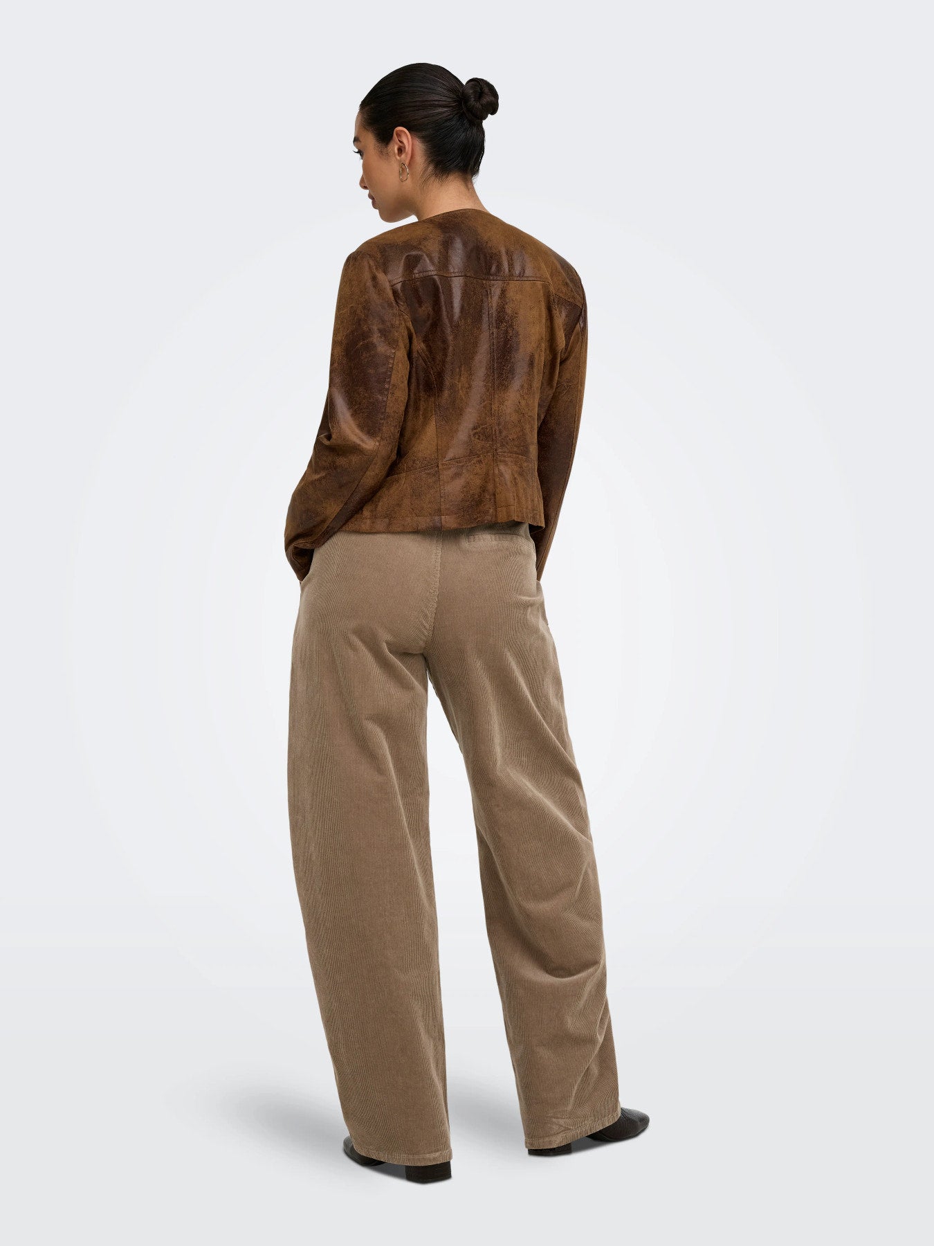 ONLY CLAIR-FLORA MW CORD BARREL PANT PNT Taupe Gray "32"
