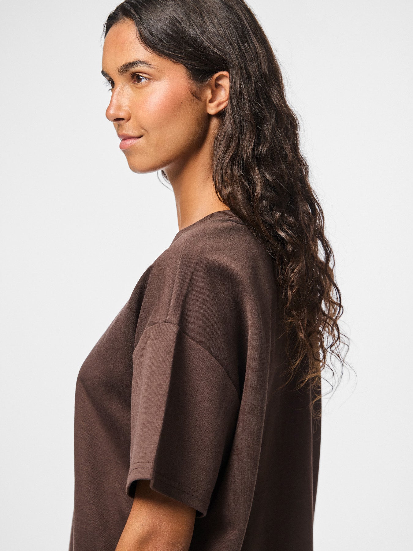 PIECES SKYLAR SS OVERSIZED TEE JRS NOOS Hot Fudge