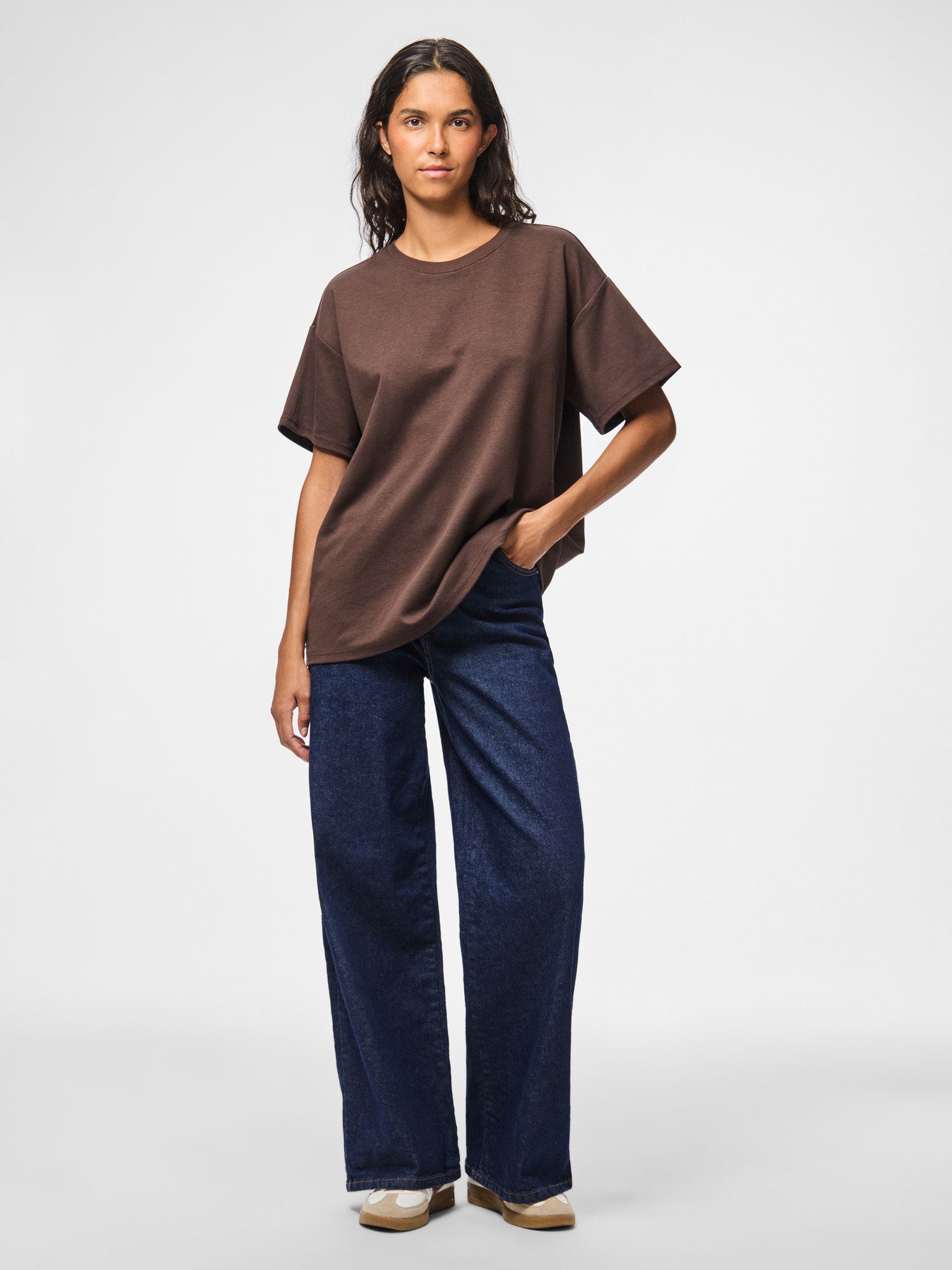 PIECES SKYLAR SS OVERSIZED TEE JRS NOOS Hot Fudge