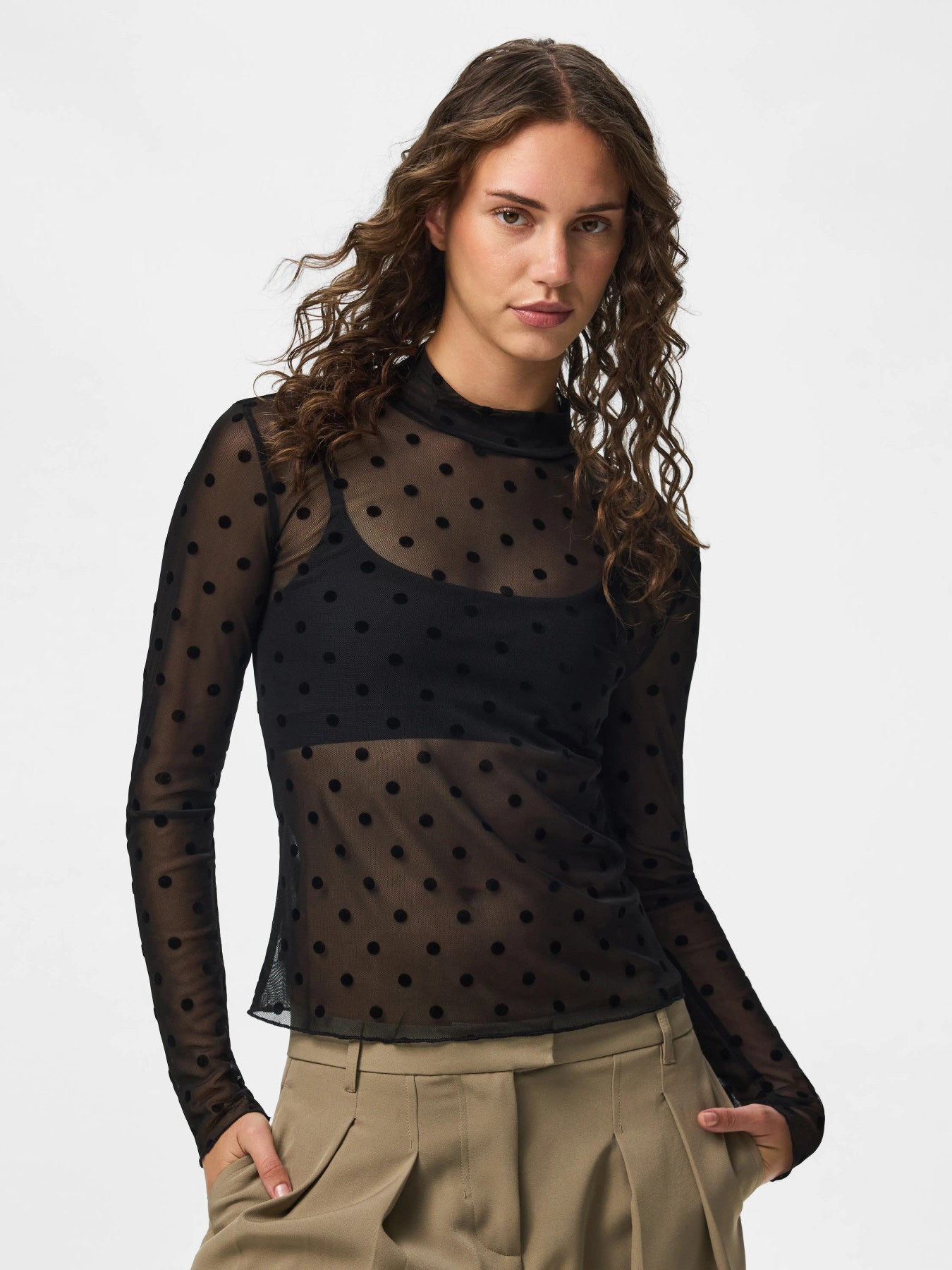 PIECES JESHI LS HIGH NECK TOP JRS BC Black Dots