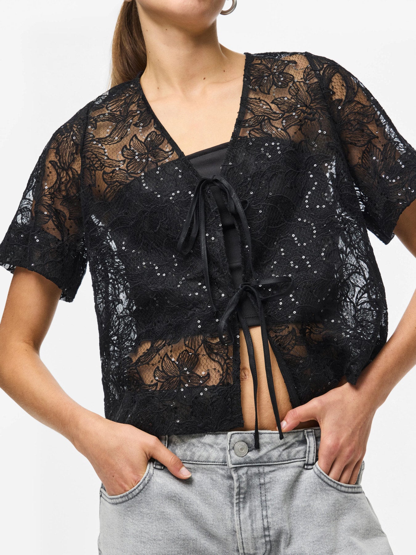 PIECES LOUISE 2/4 V-NECK TIE TOP WVN D2D