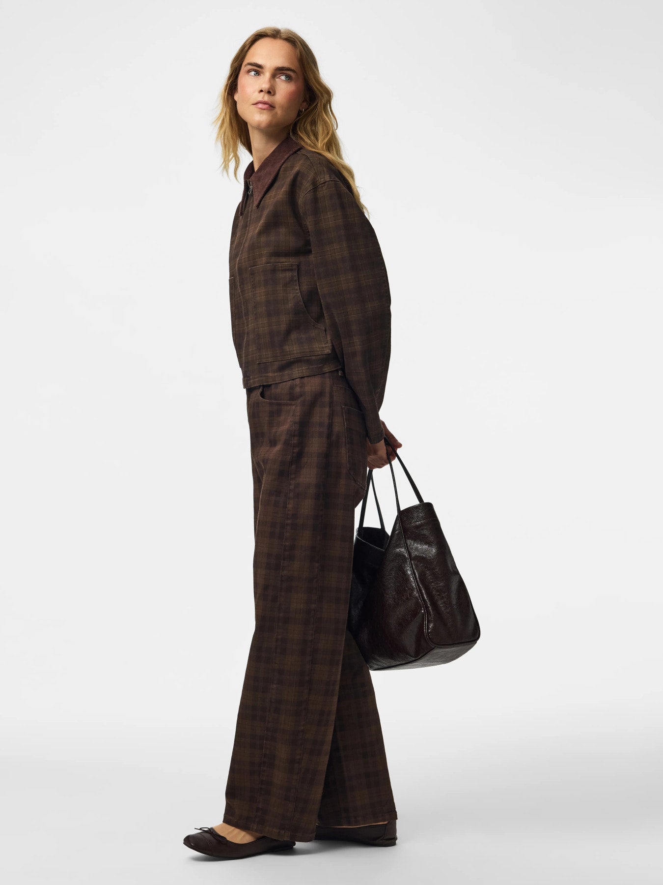 PIECES VERA MW BARREL CHECK JEANS DNM