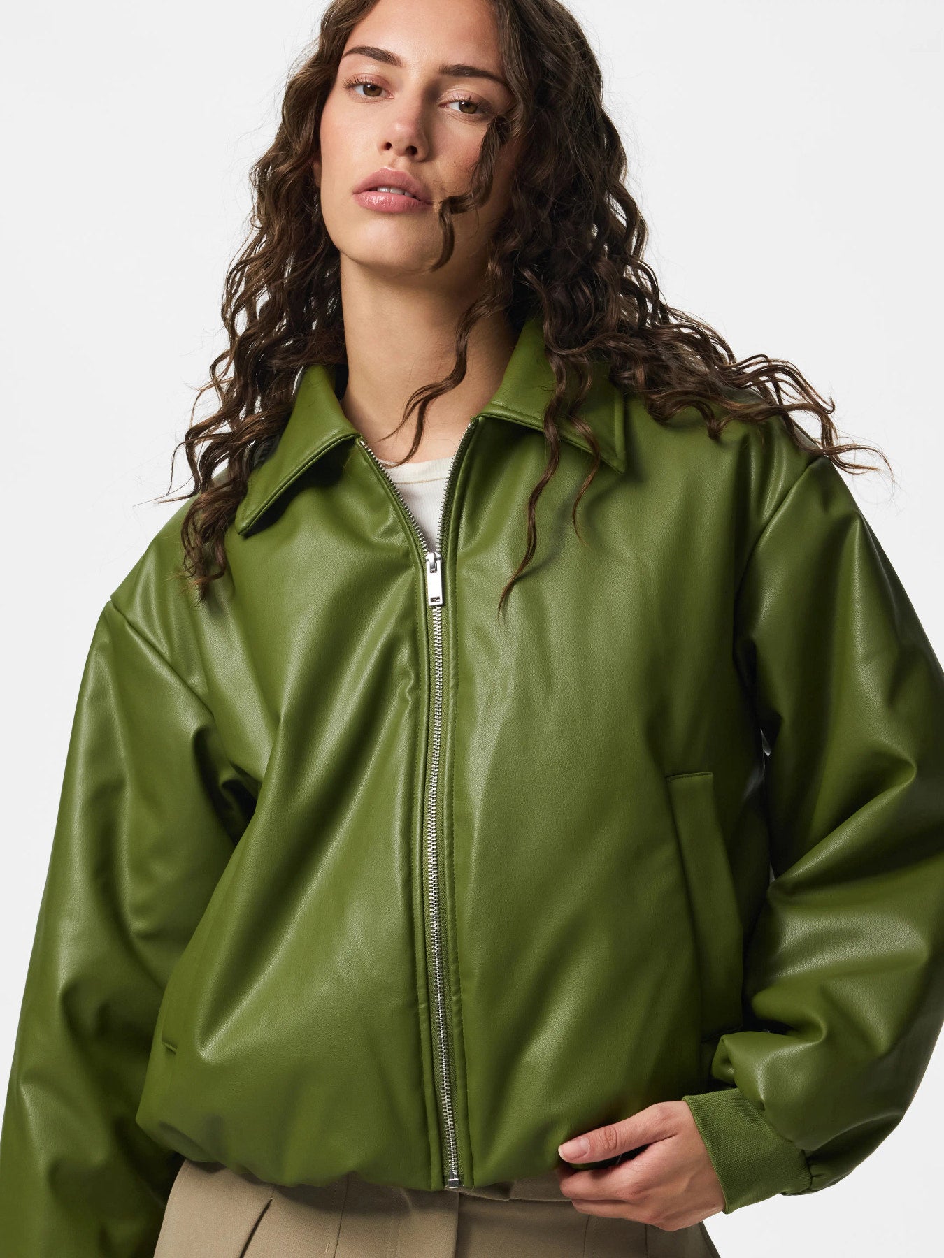 PIECES LARA PADDED COATED BOMBER JACKET WB BC Spagnum