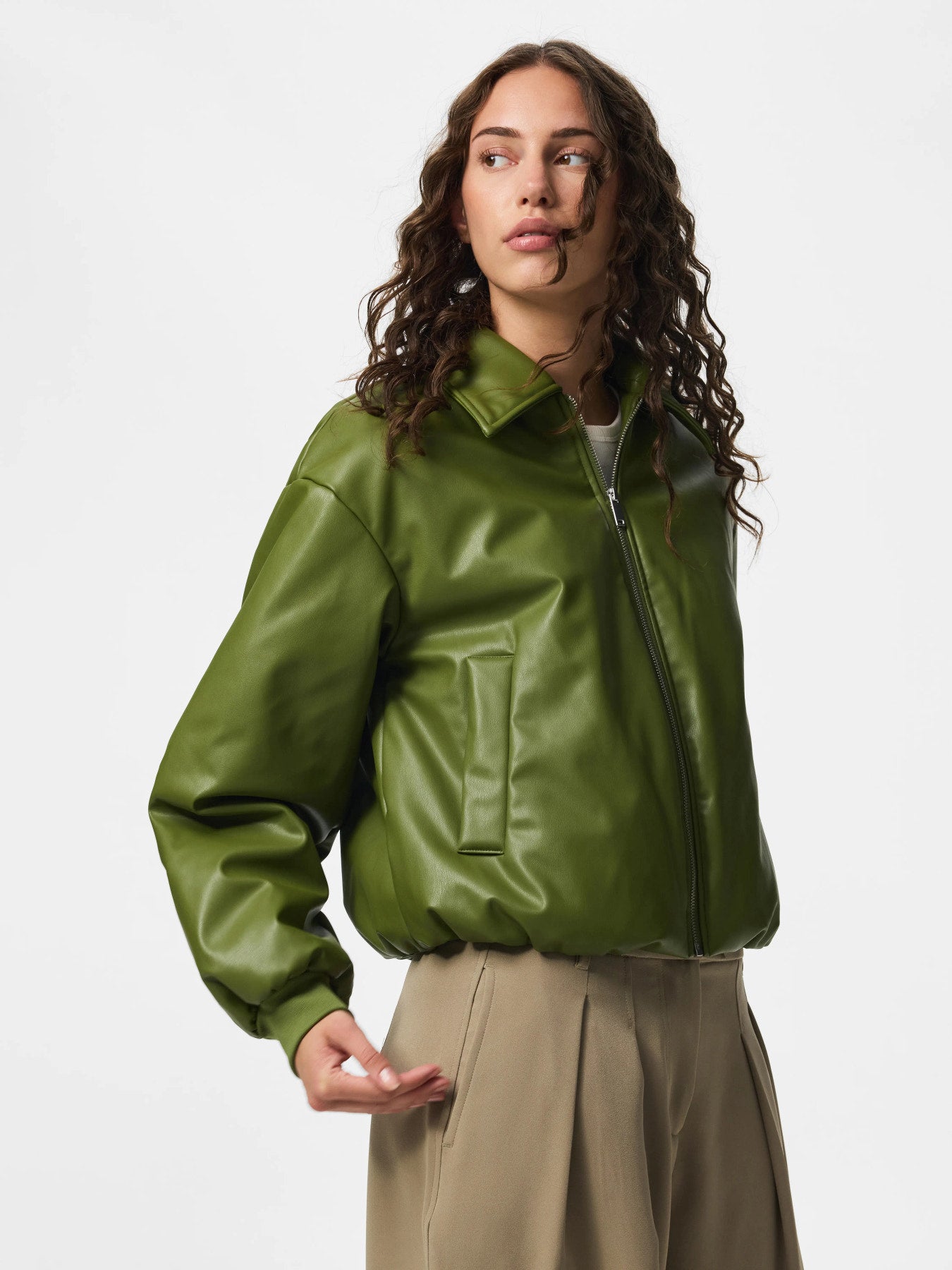 PIECES LARA PADDED COATED BOMBER JACKET WB BC Spagnum