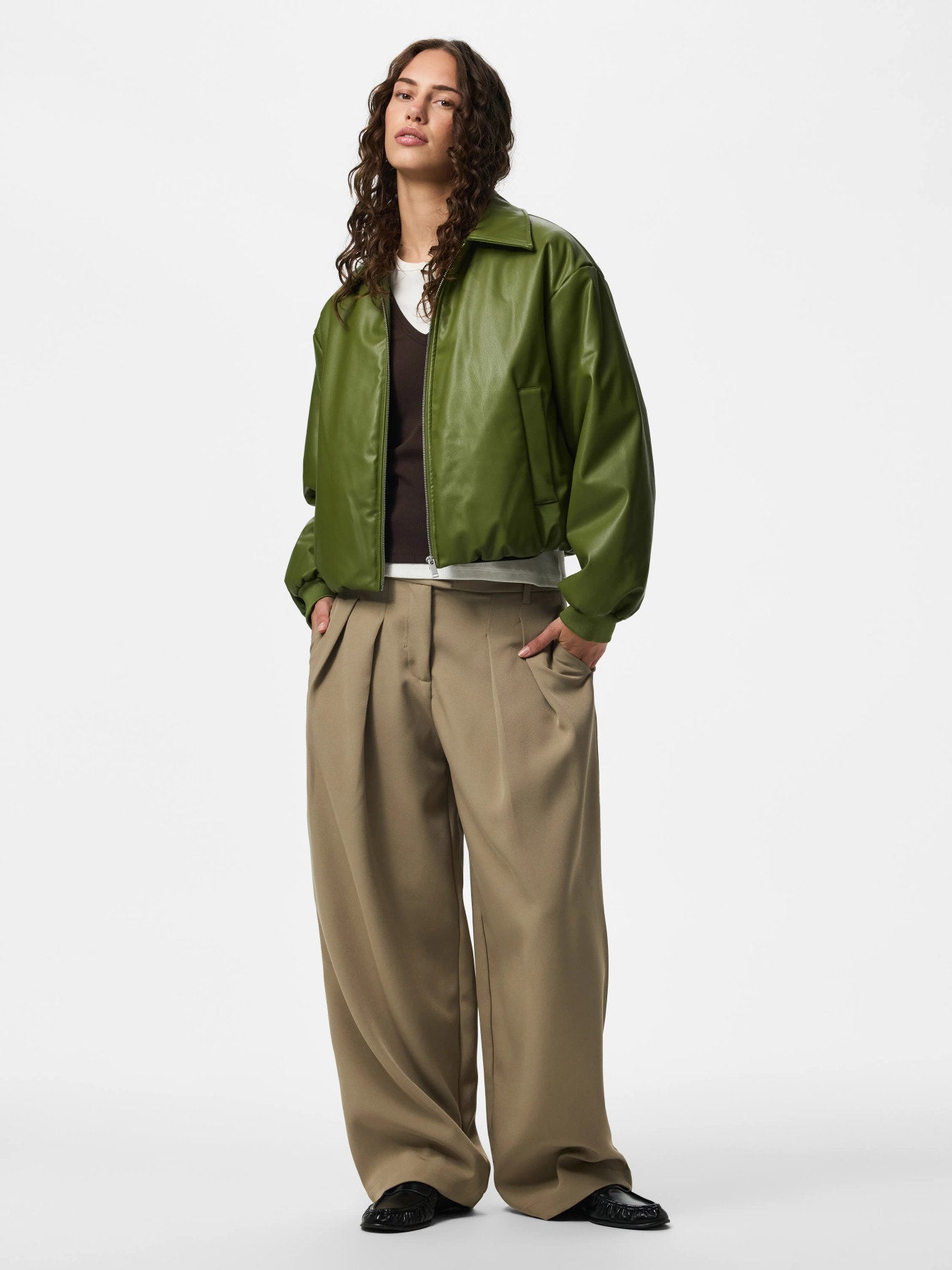 PIECES LARA PADDED COATED BOMBER JACKET WB BC Spagnum