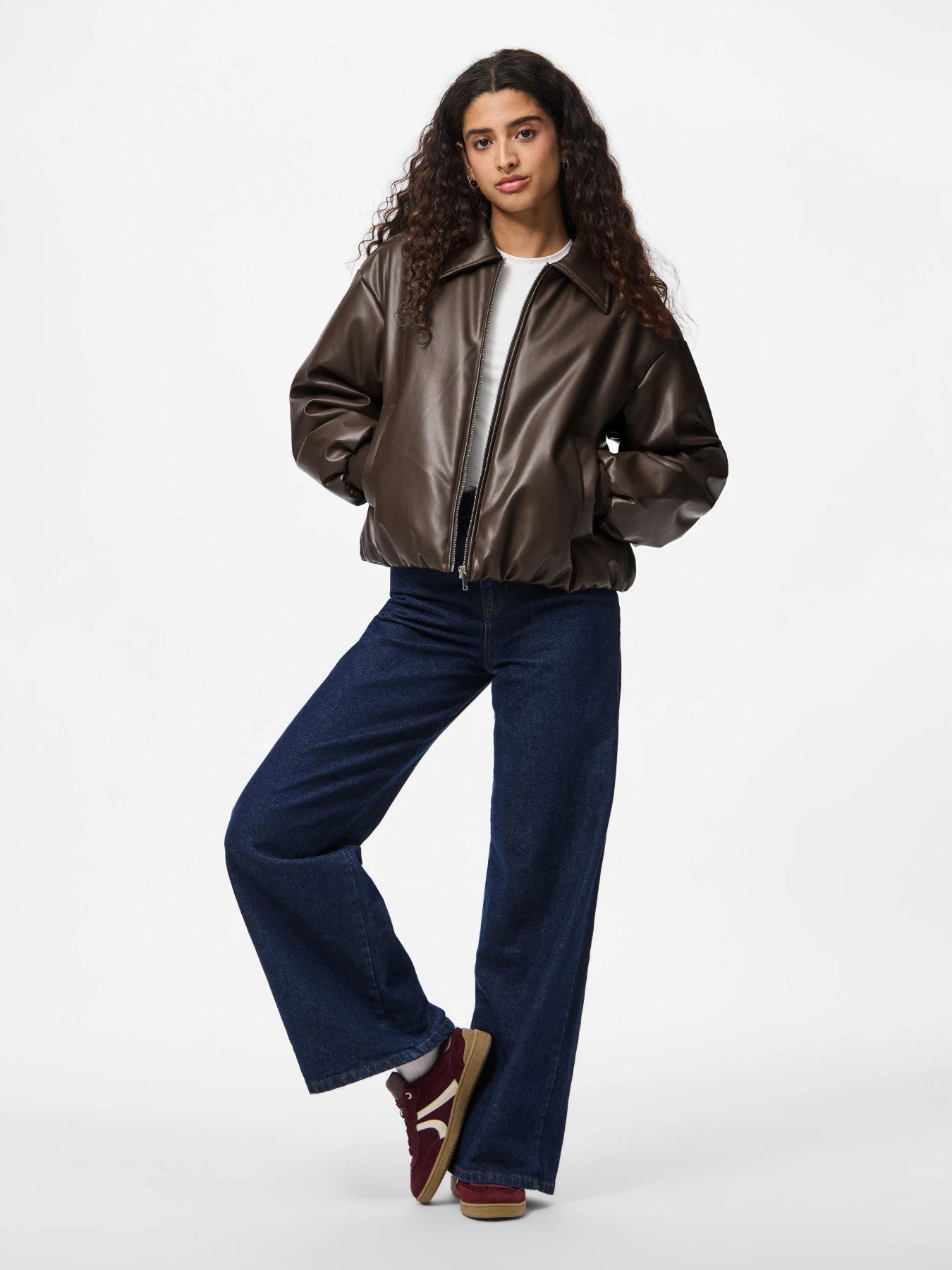 PIECES LARA PADDED COATED BOMBER JACKET WB BC Hot Fudge