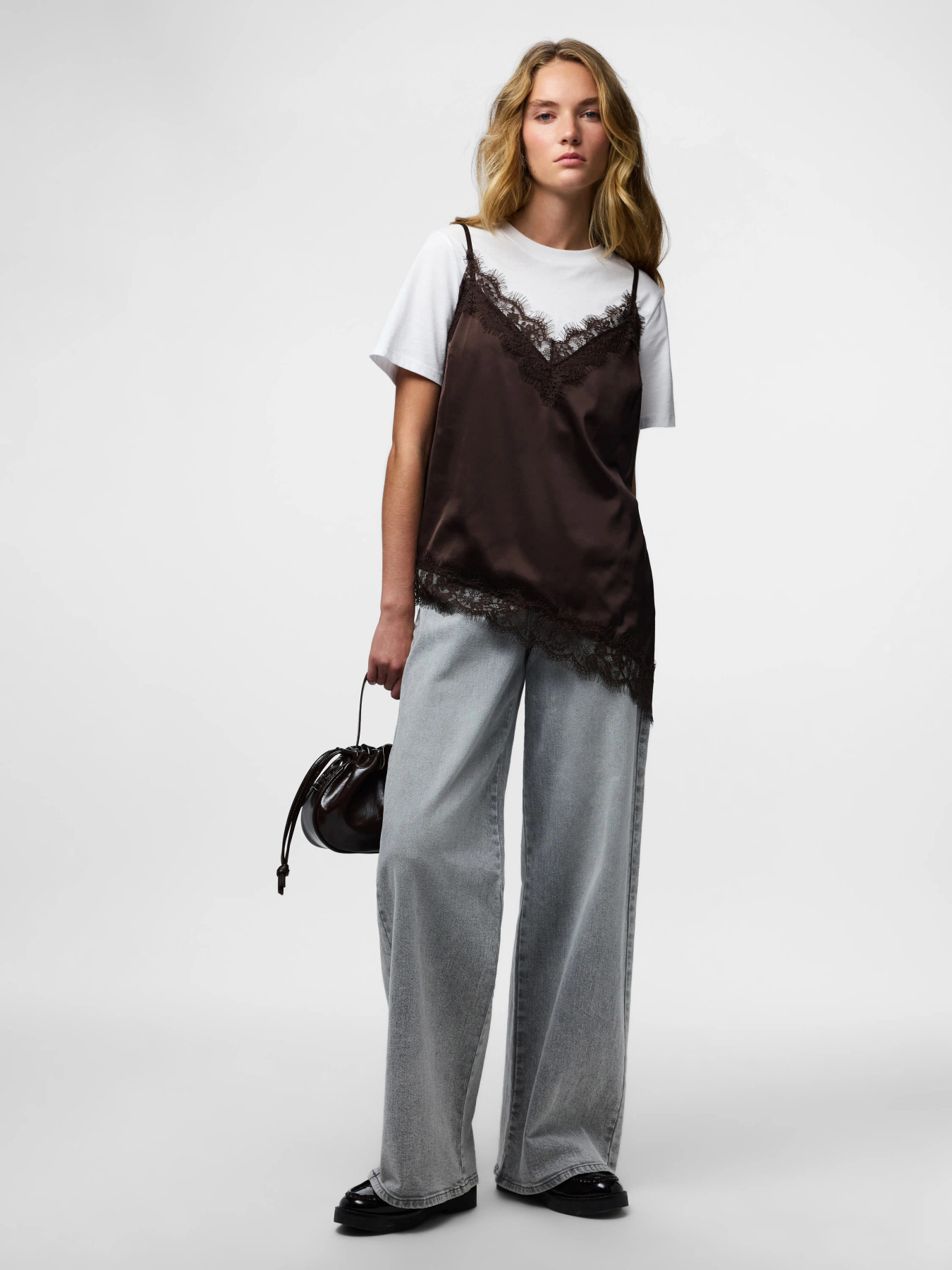 PIECES NOMI STRAP SATIN LACE TOP BRUN - Billede 3